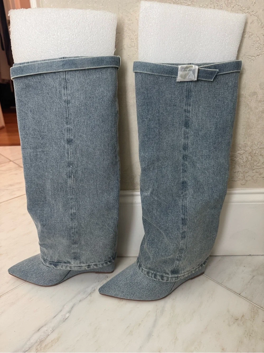 NWT STEVE MADDEN CORRENE DENIM FOLDOVER BOOTS